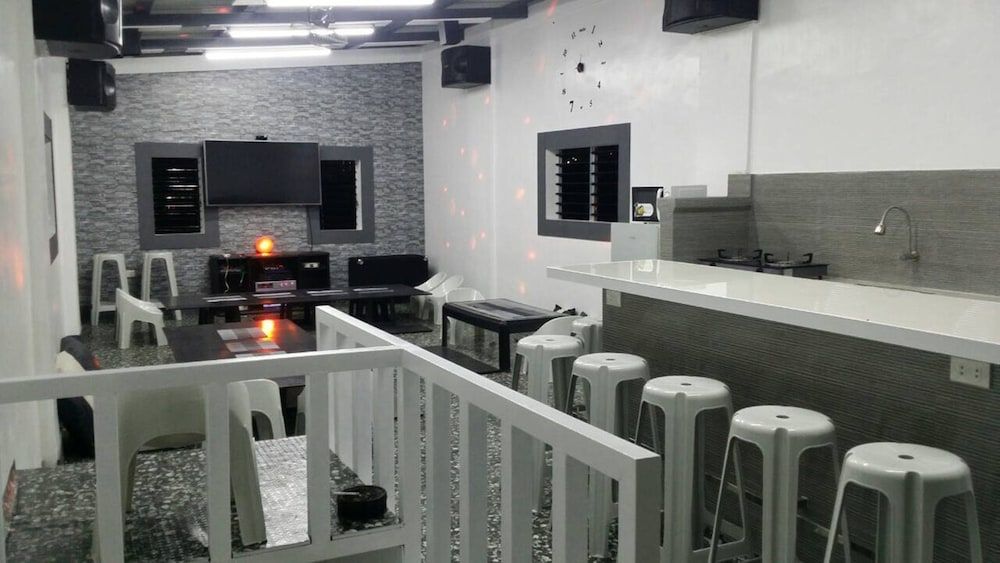 undefined ERVoruto Hostel Makati 8