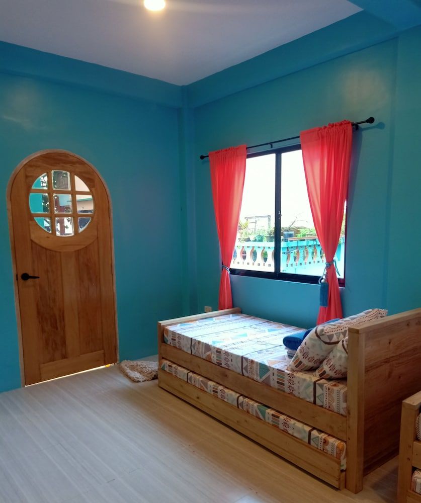 SmallFry's Beach Resort Panoramic Duplex 6