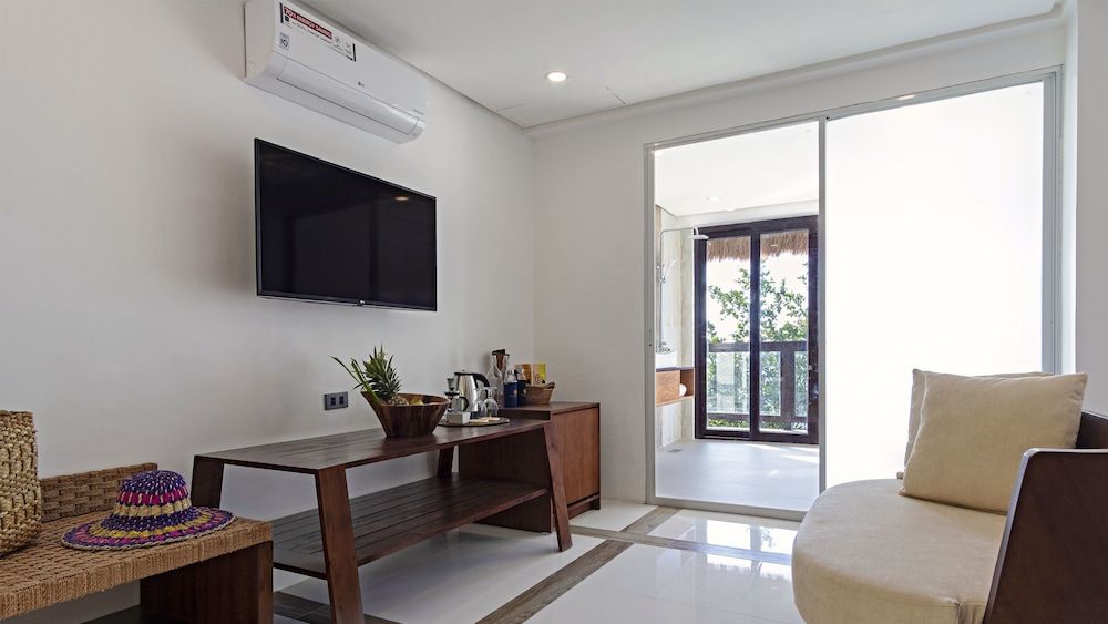 Ocean's Edge Resort Muni-Muni Cliff Villa 12