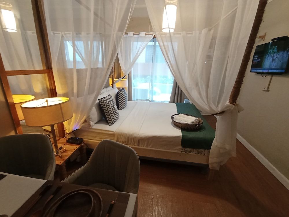 The Staycation - Boutique rooms Romantic Studio, 1 Queen Bed, Patio, Pool View (NO FRONT DESK, ONLY SELF CHECKIN) 7