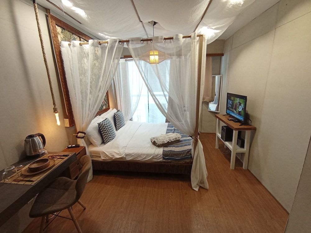The Staycation - Boutique rooms Traditional Studio, 1 Queen Bed, Non Smoking (NO FRONT DESK, ONLY SELF CHECKIN)