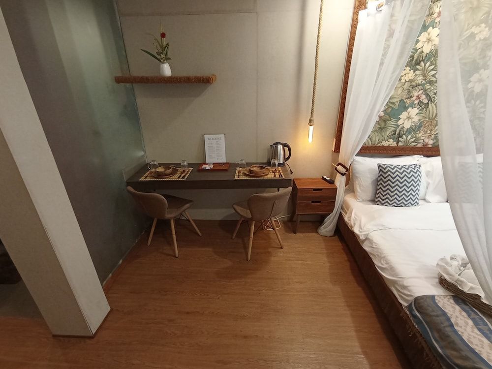 The Staycation - Boutique rooms Traditional Studio, 1 Queen Bed, Non Smoking (NO FRONT DESK, ONLY SELF CHECKIN) 9