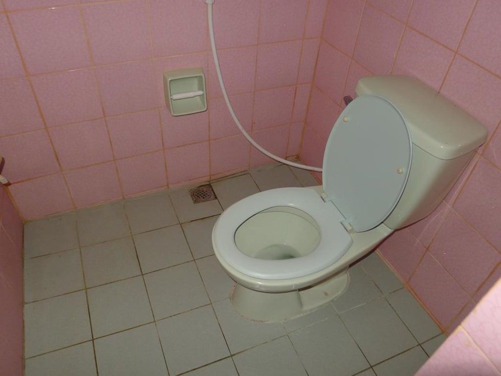 Amos Digue Pension House Twin Room 5