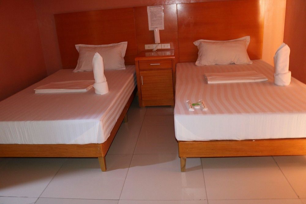 Jeamco Royal Hotel - General Santos Twin Deluxe Room 3