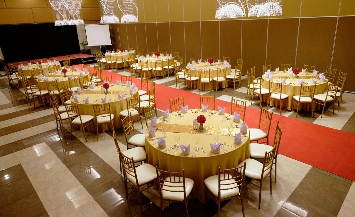 undefined One Central Hotel 6