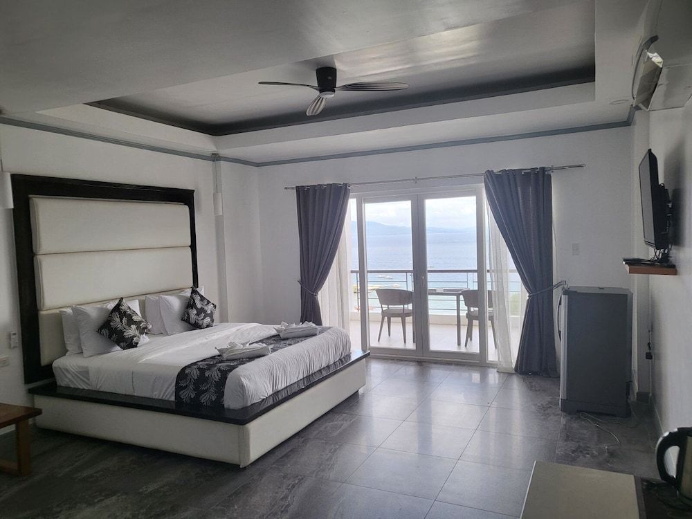 Manarra Seaview Resort Penthouse Room
