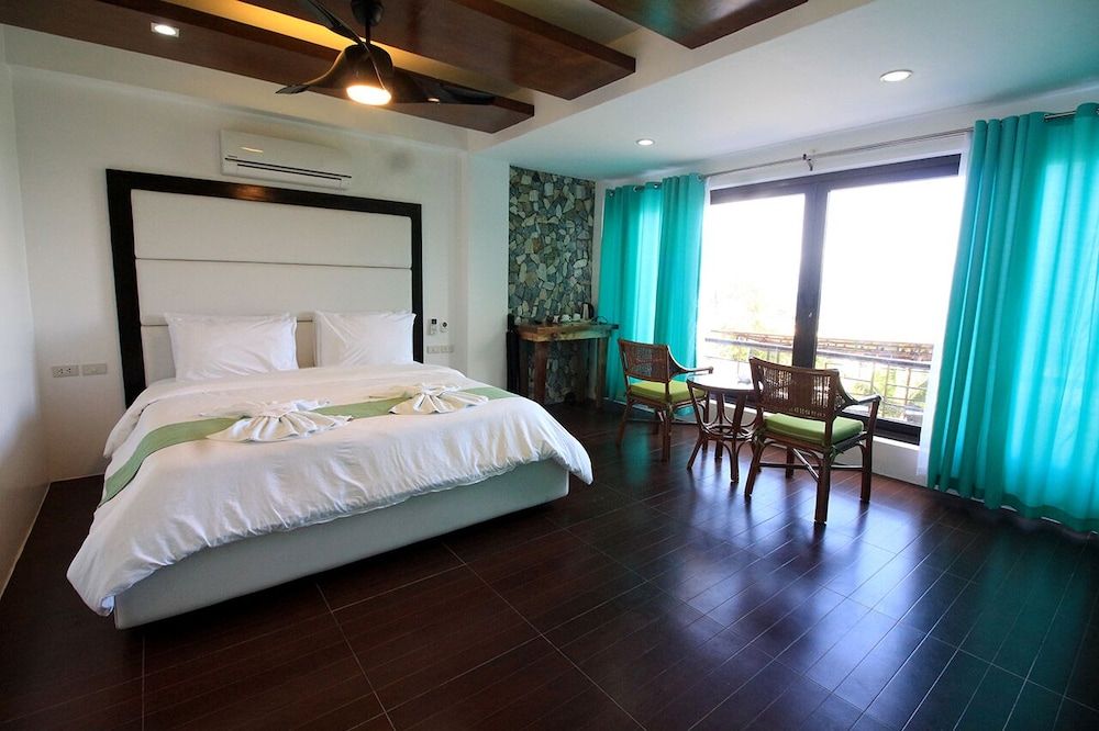 Manarra Seaview Resort Junior Deluxe 4