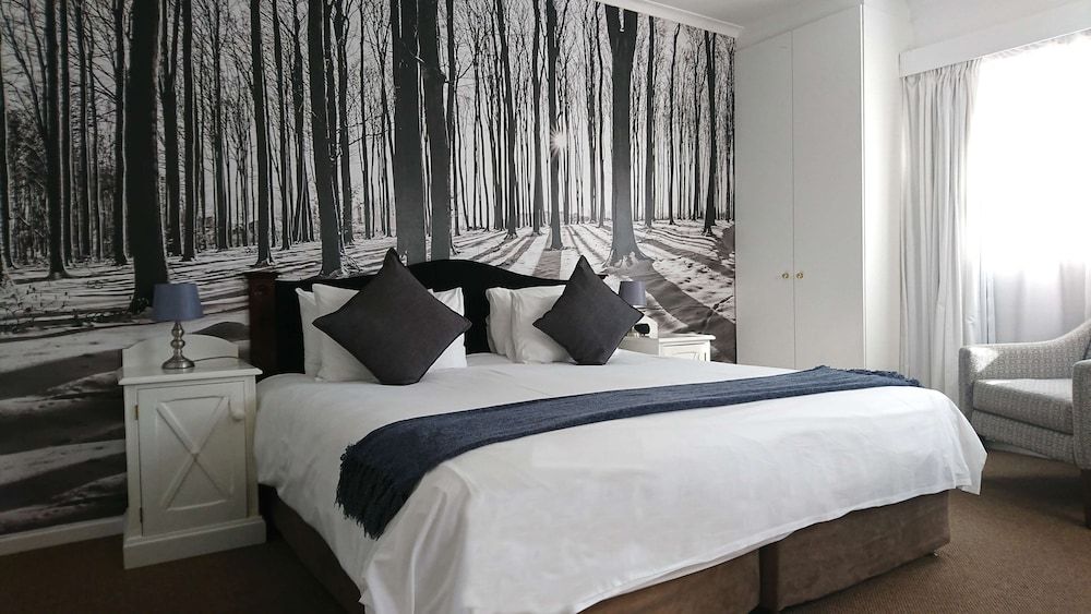 Best Western Cape Suites Hotel Suite, 4 Bedrooms, Non Smoking, Kitchen (Separate Lounge) 4