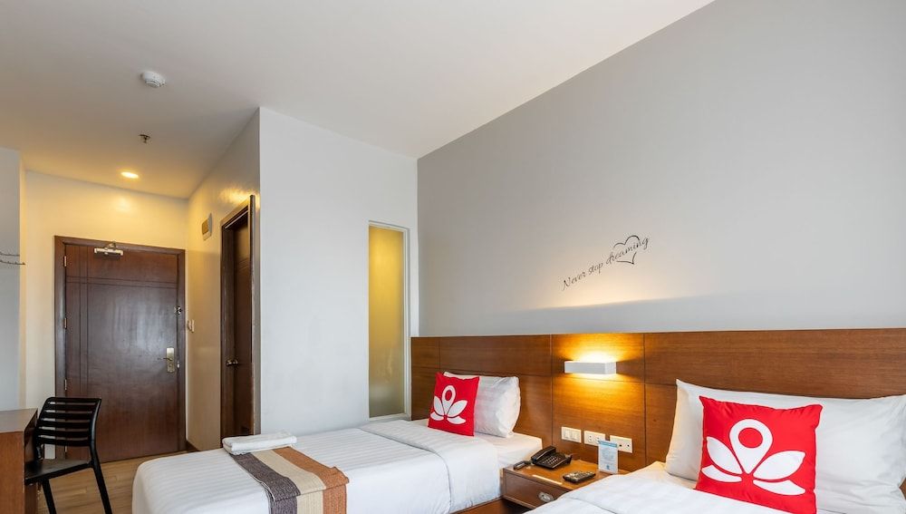 The Podium Boutique Hotel Standard Twin Room (Bronze) 2