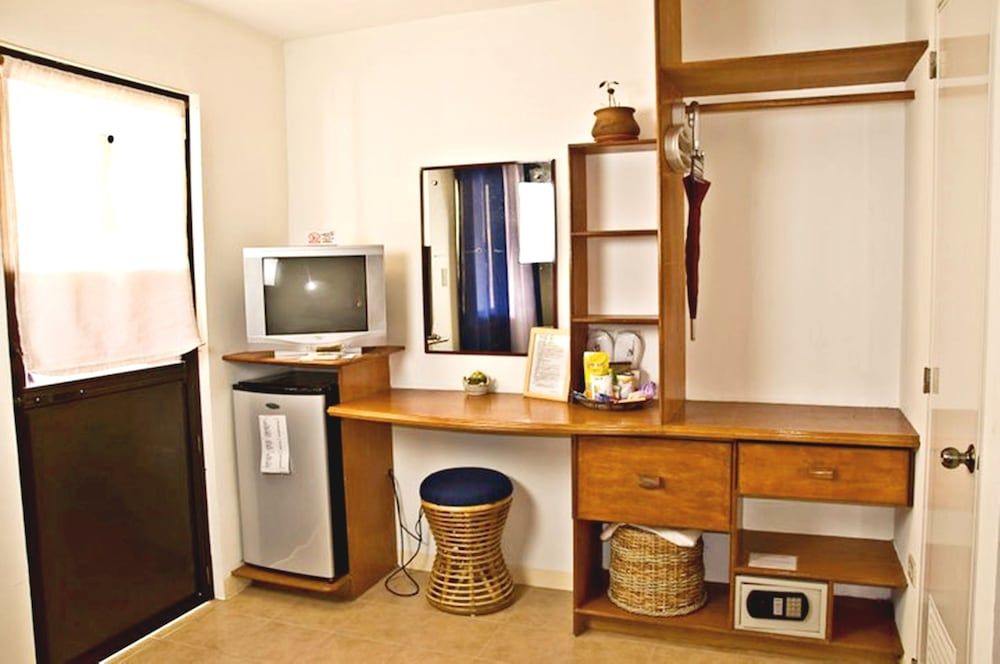 Oriental Sabang Hill Resort Deluxe Room 6