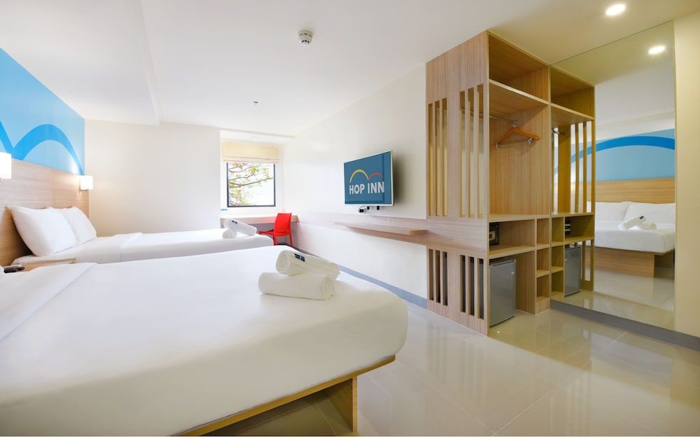 Hop Inn Hotel Alabang Manila Family Room 4