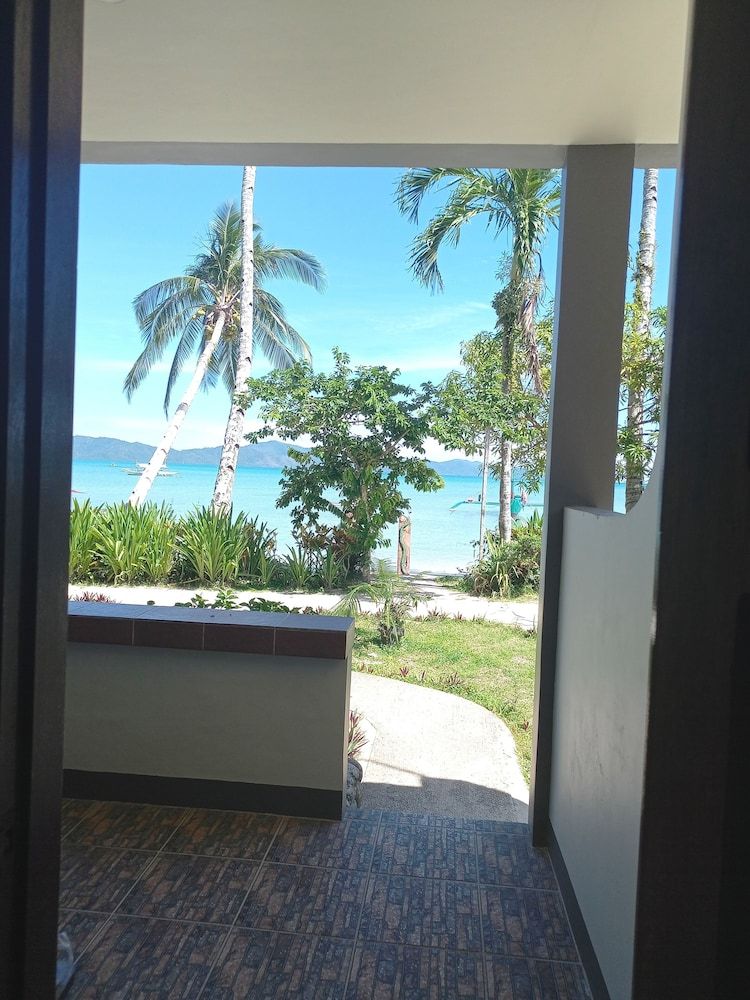 Ausan Beach Front Cottage and Restaurant Double Aircon Room with Sea View 7