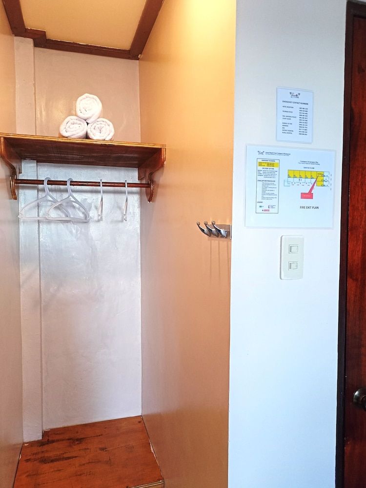 Ausan Beach Front Cottage and Restaurant Double Aircon Room with Sea View 6