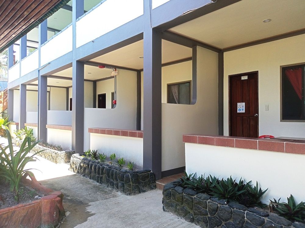 Ausan Beach Front Cottage and Restaurant Standard Double Aircon Room 17