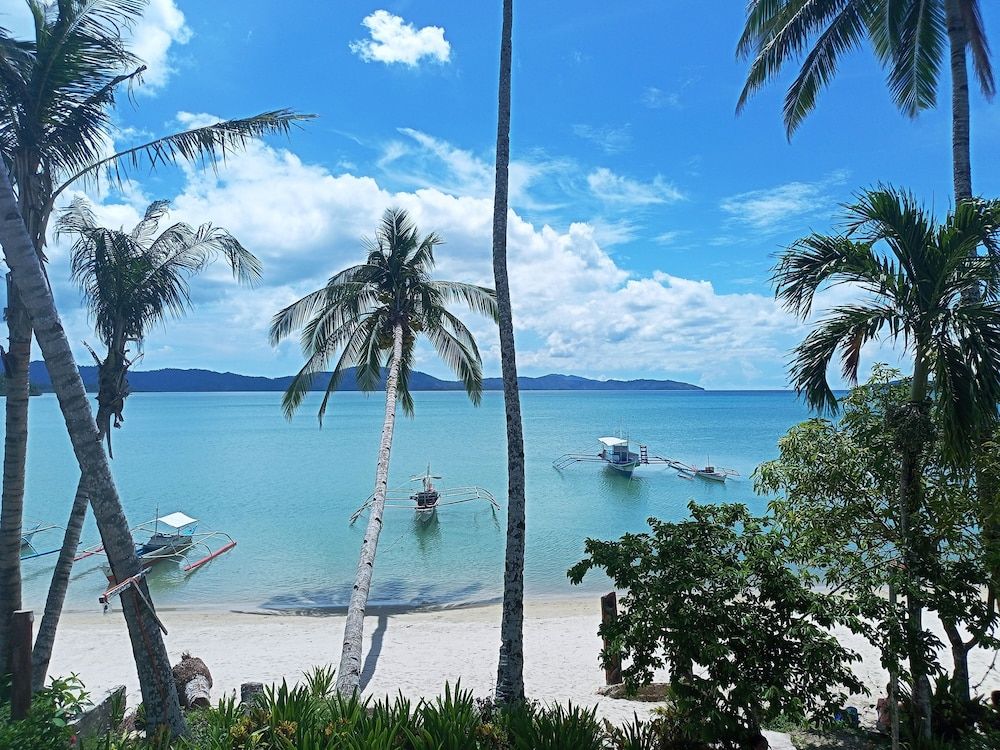 Ausan Beach Front Cottage and Restaurant Double Aircon Room with Sea View 15