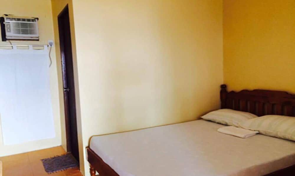 Canoe Beach Resort Deluxe 2