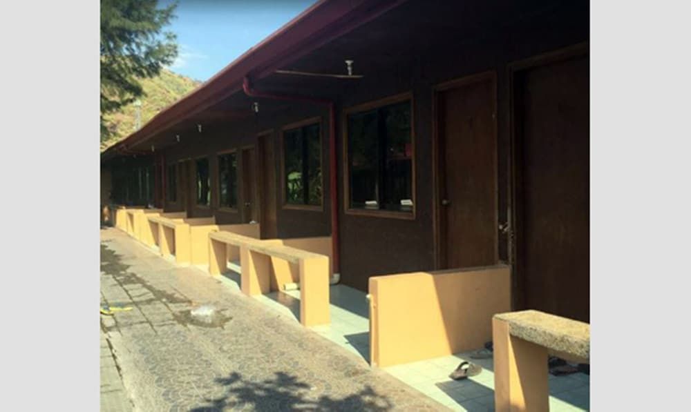 Canoe Beach Resort Deluxe 8