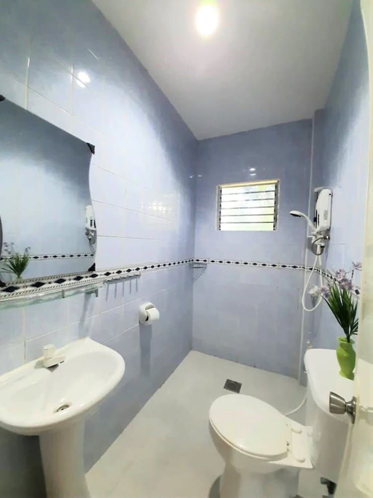 Conrada's Place Hotel and Resort Superior Room 2