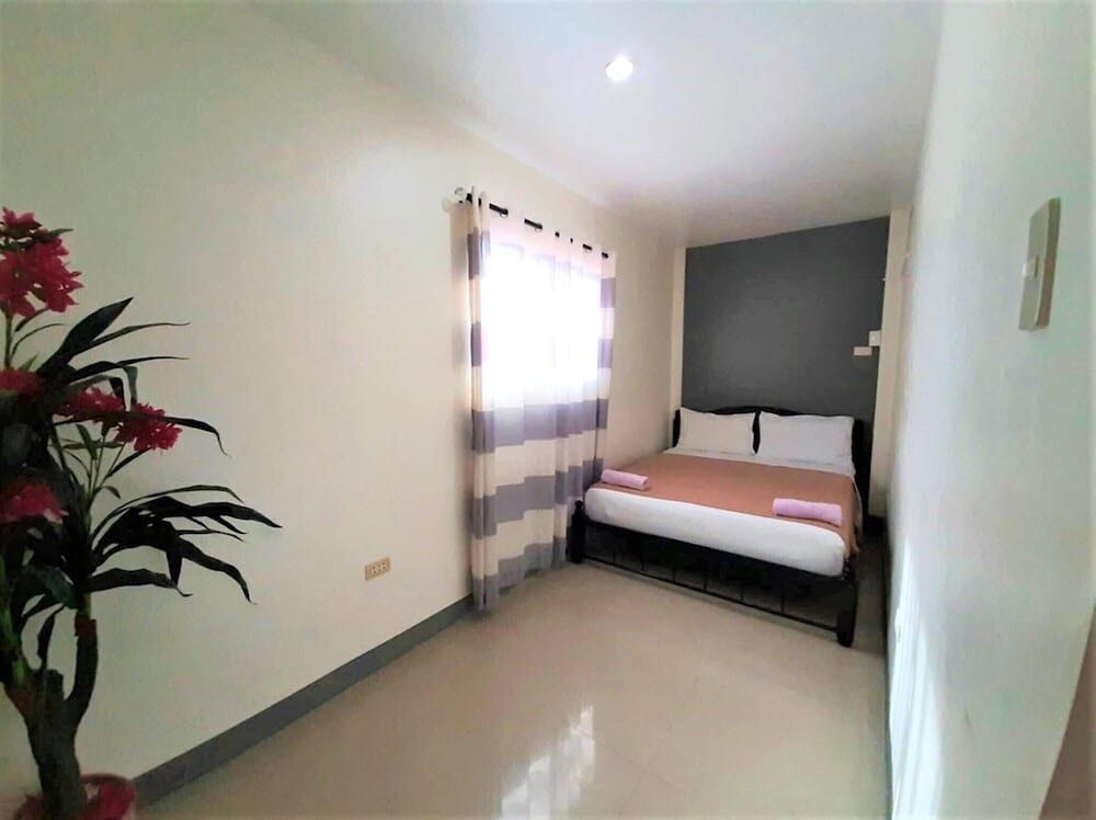 Conrada's Place Hotel and Resort Family Suite 4