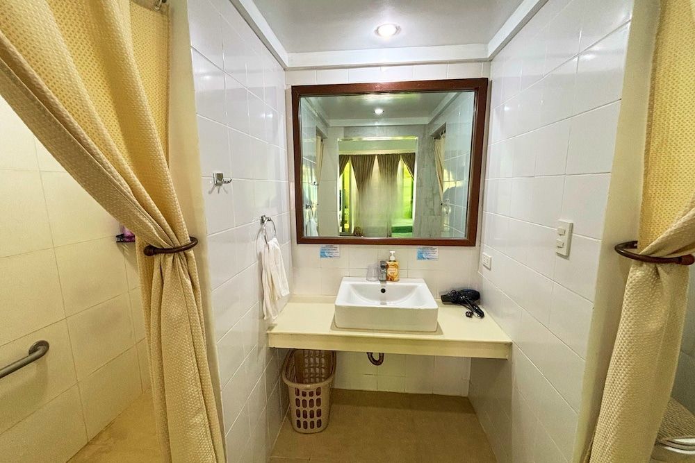 Arkipelago Divers and Beach Resort Deluxe Room 7