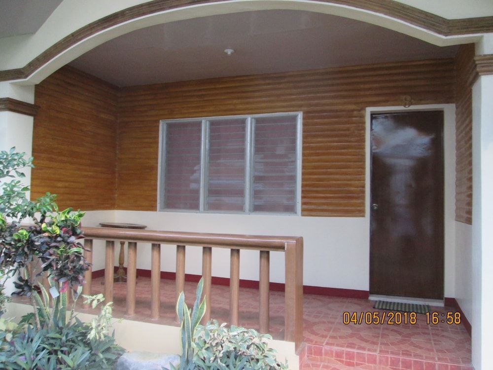 AGM Beachfront Resort & Resto Premium Room 5