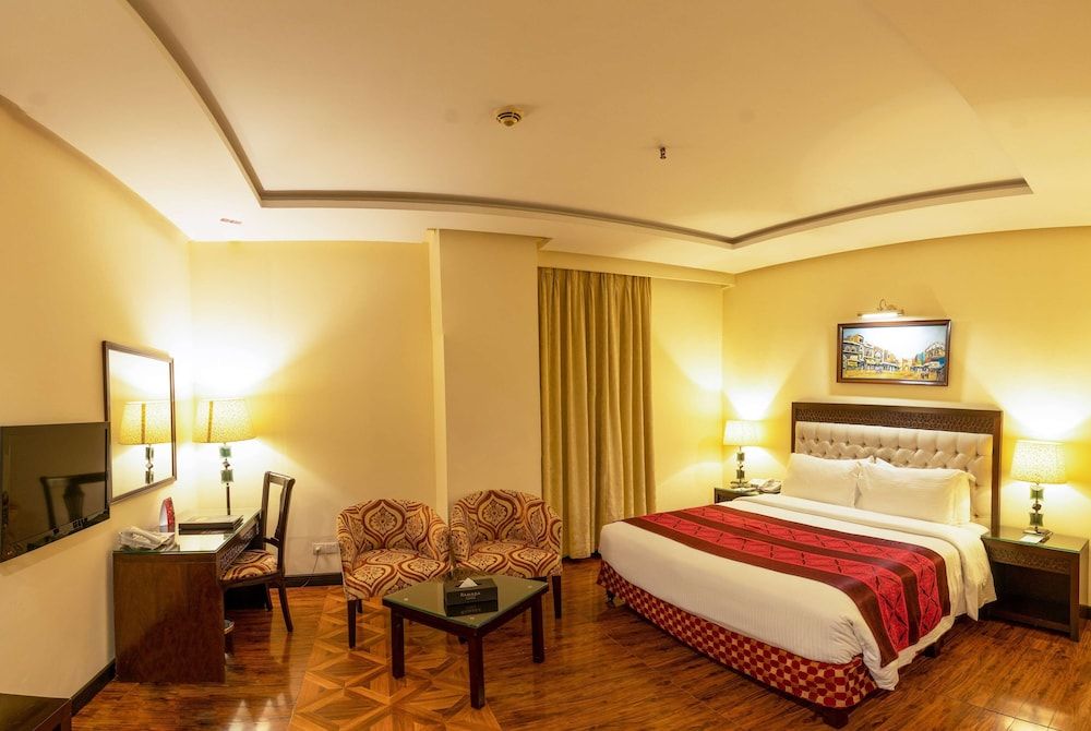 Room, 1 King Bed, Non Smoking