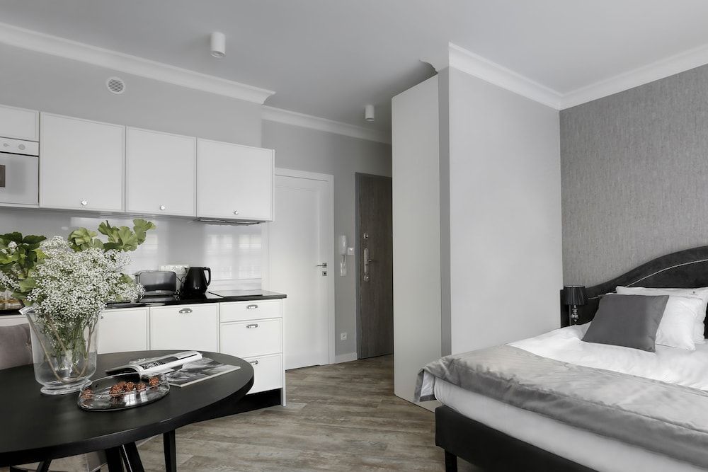 Deluxe Apartment (Gray 15)