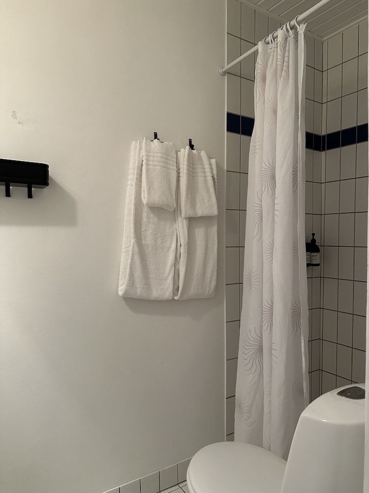 Savoy Hotel Standard Double Room, 1 Queen Bed, Non Smoking, Courtyard View (Medium) 23
