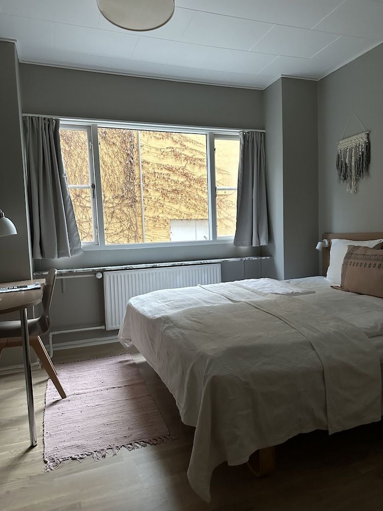 Savoy Hotel Standard Double Room, 1 Queen Bed, Non Smoking, Courtyard View (Medium) 16