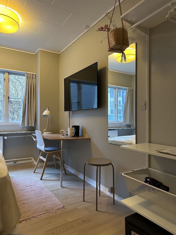 Savoy Hotel Standard Double Room, 1 Queen Bed, Non Smoking, Courtyard View (Medium) 26