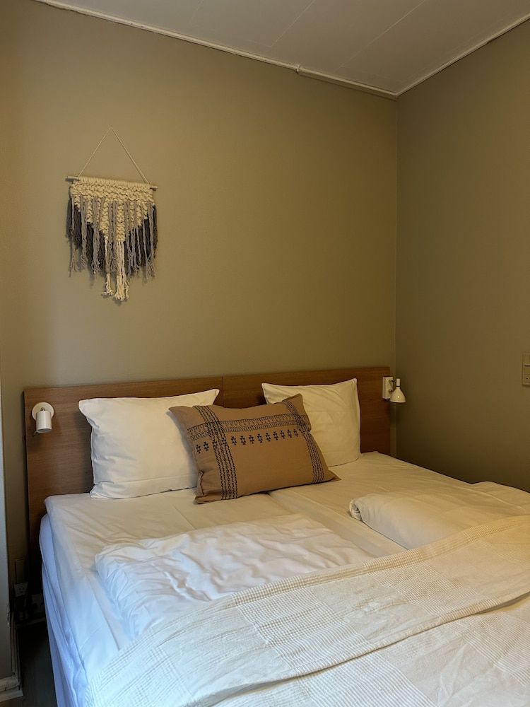 Savoy Hotel Standard Double Room, 1 Queen Bed, Non Smoking, Courtyard View (Medium) 12