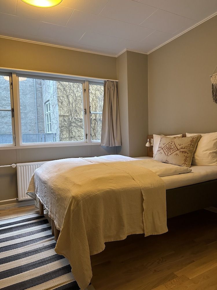 Savoy Hotel Standard Double Room, 1 Queen Bed, Non Smoking, Courtyard View (Medium) 14