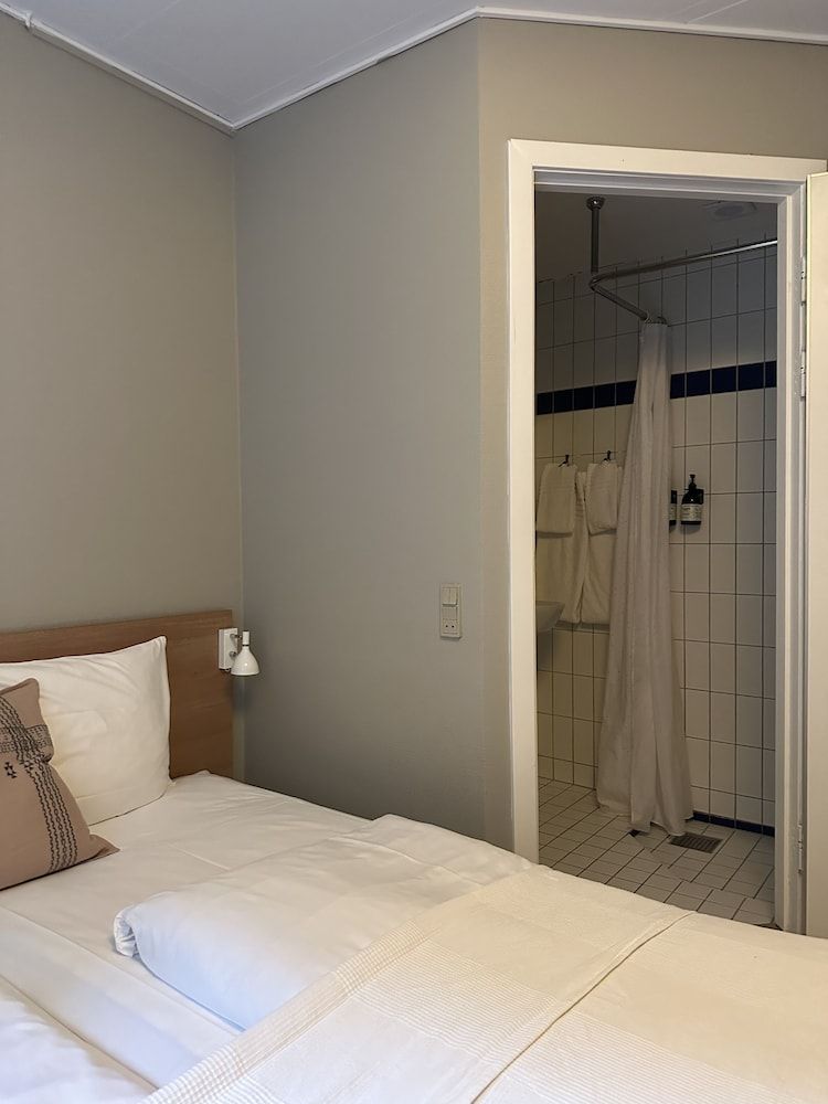 Savoy Hotel Standard Double Room, 1 Queen Bed, Non Smoking, Courtyard View (Medium) 2