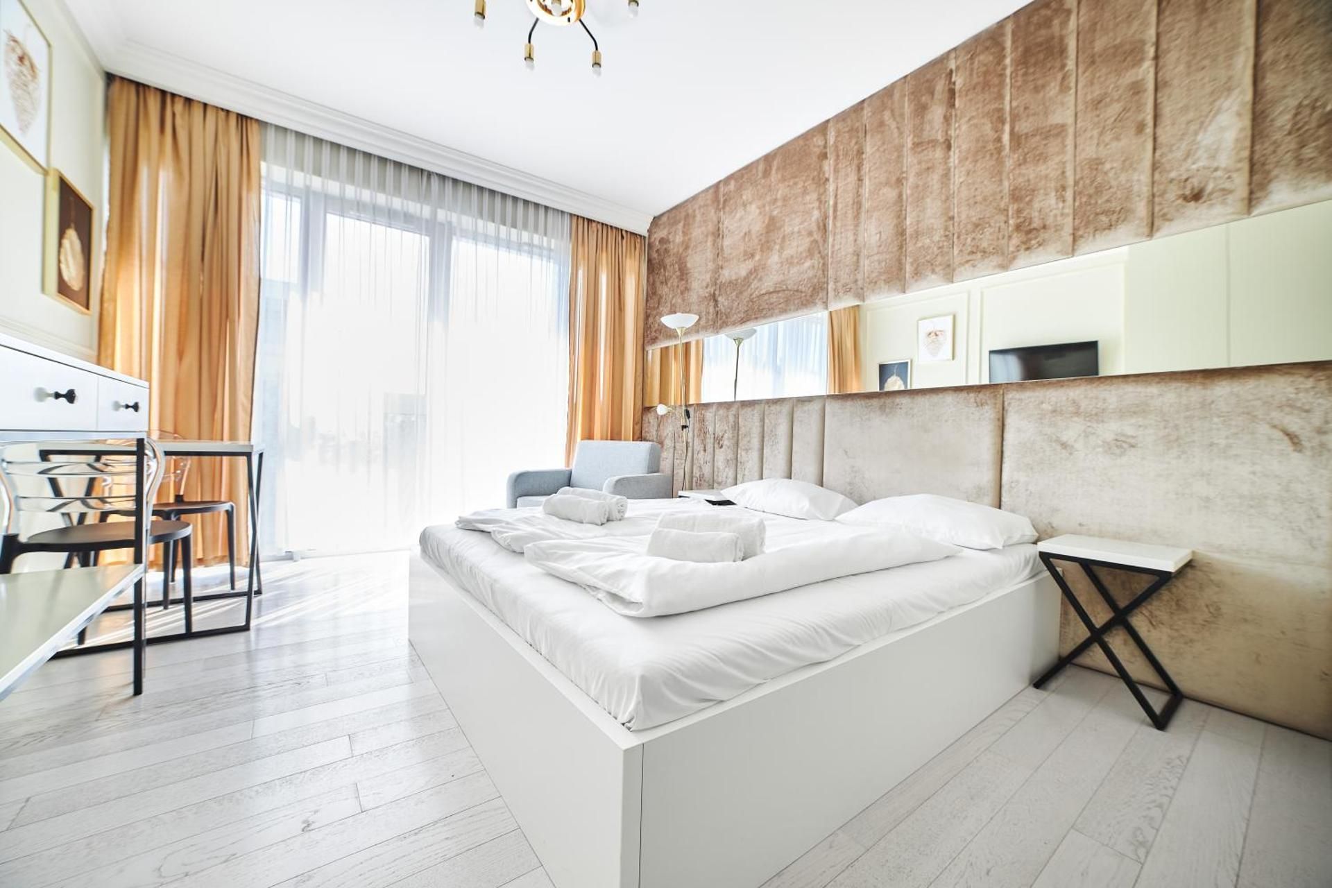 Studio Apartment B423 (Partial Sea View)