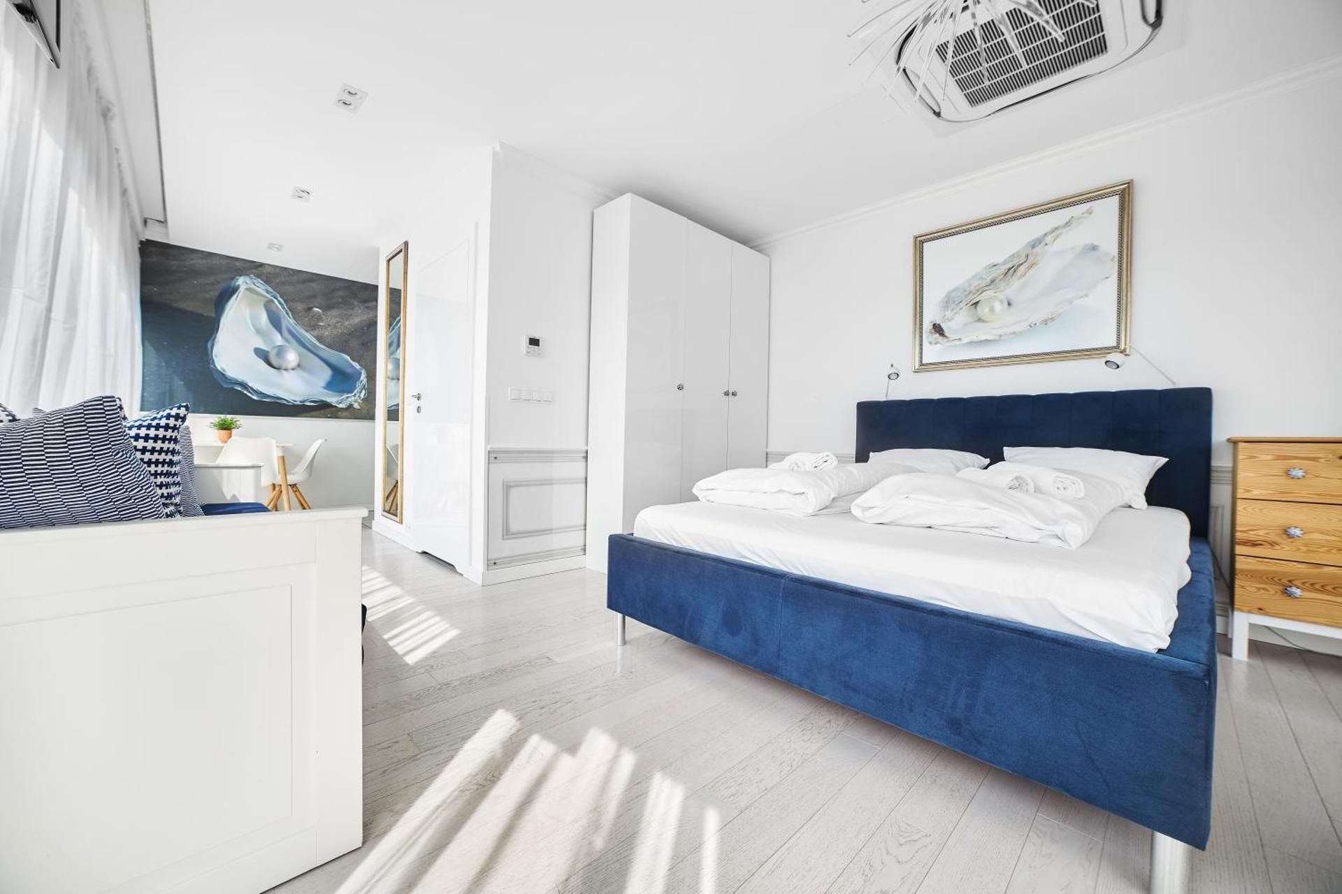 Studio Apartment B424 (Partial Sea View)