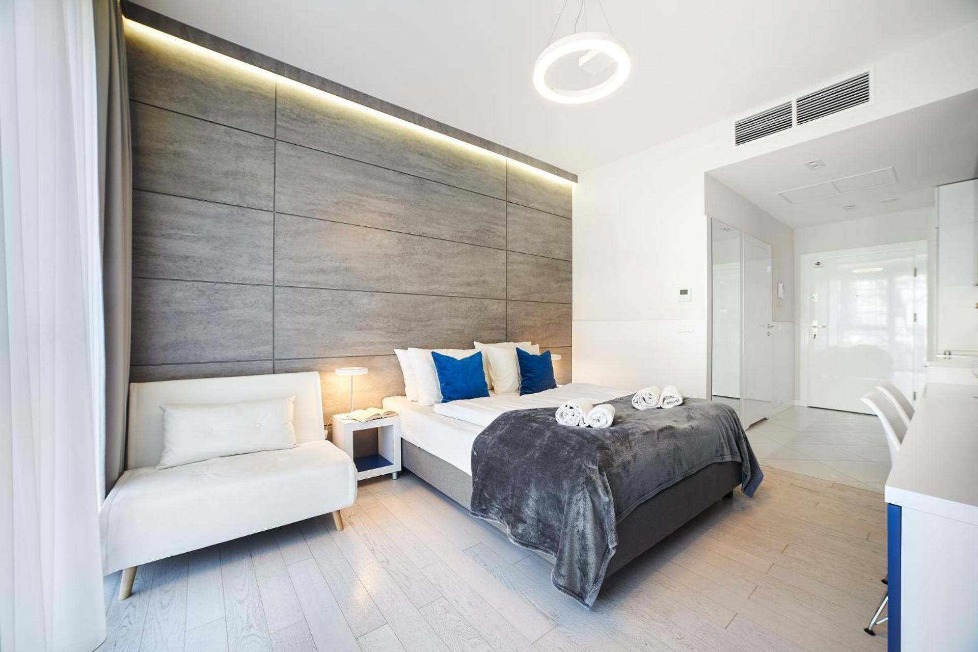 Studio Apartment B222 (Partial Sea View)