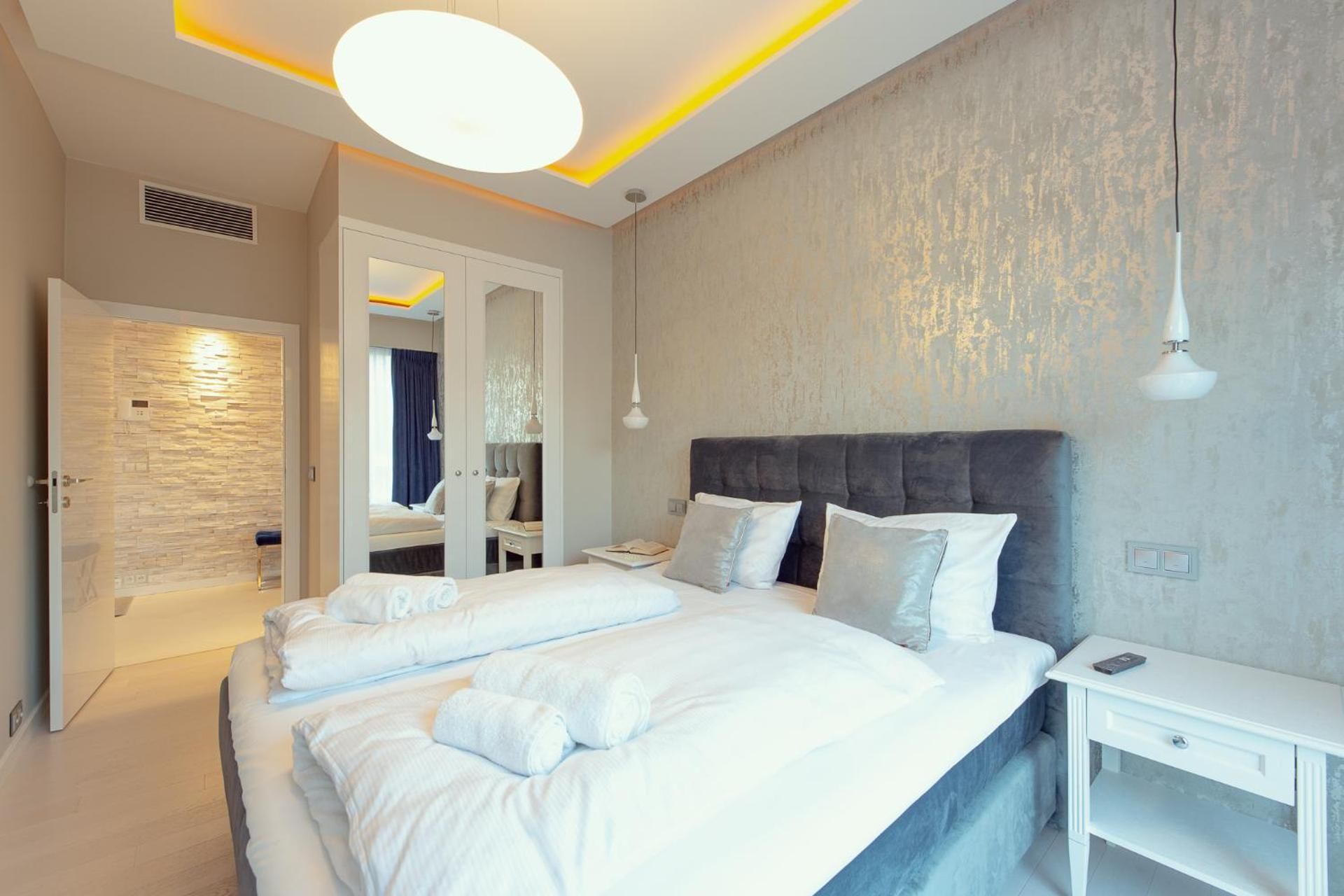 Two-Bedroom Apartment B317 (Sea View)
