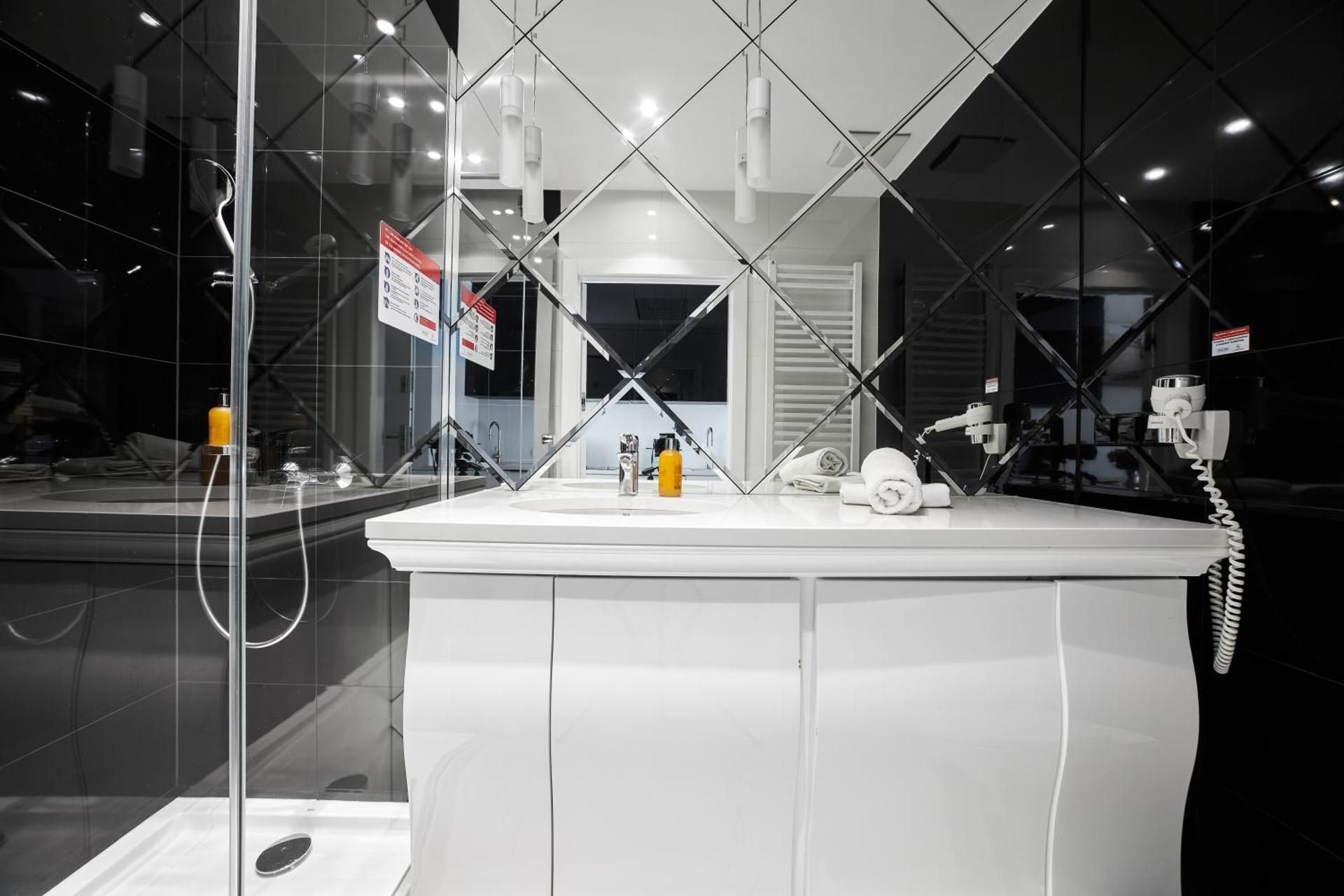 Studio B223 with partial sea view