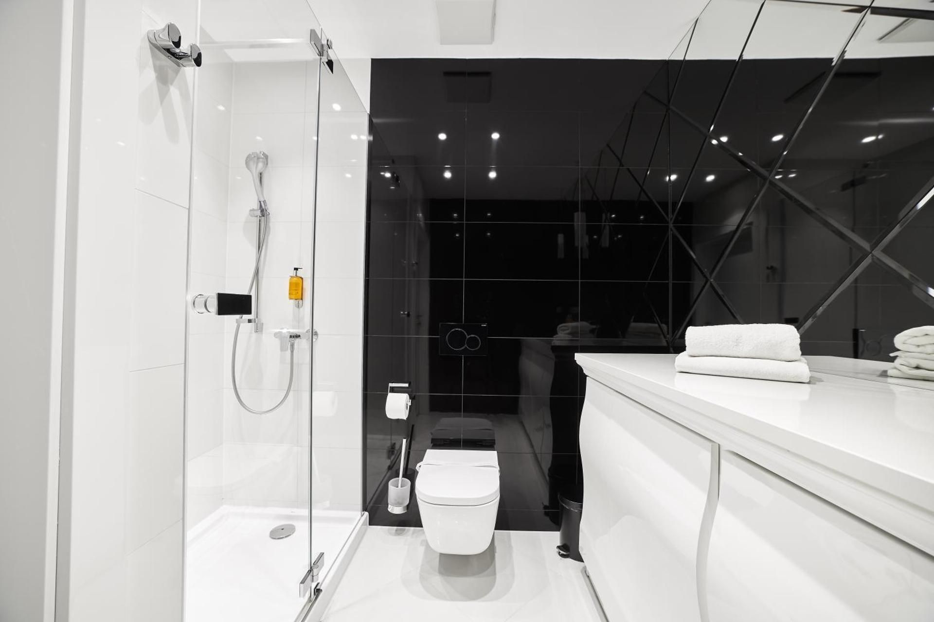 One-Bedroom Apartment B319
