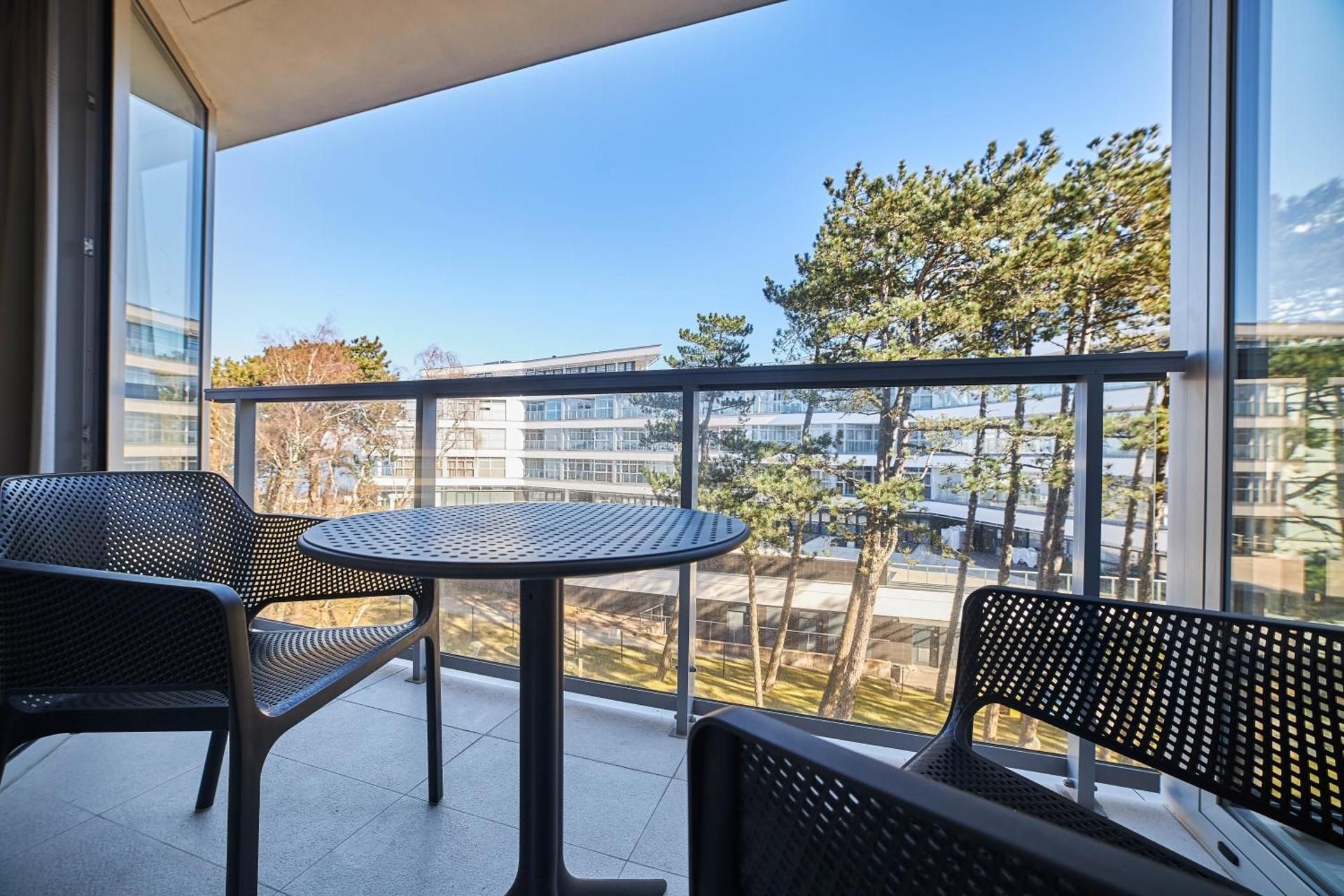 One-Bedroom Apartment B319