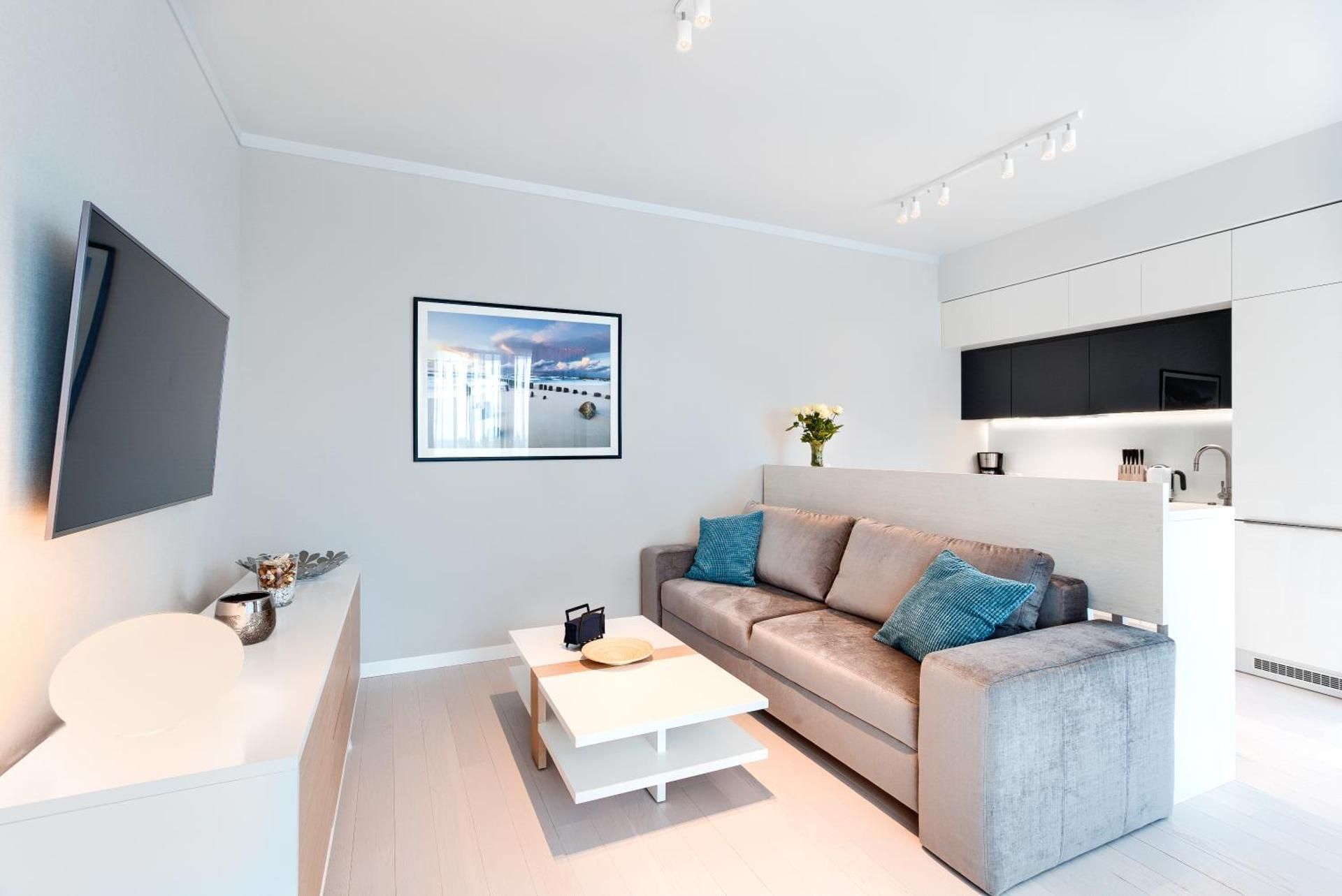 One-Bedroom Apartment B311 (Side Sea View)