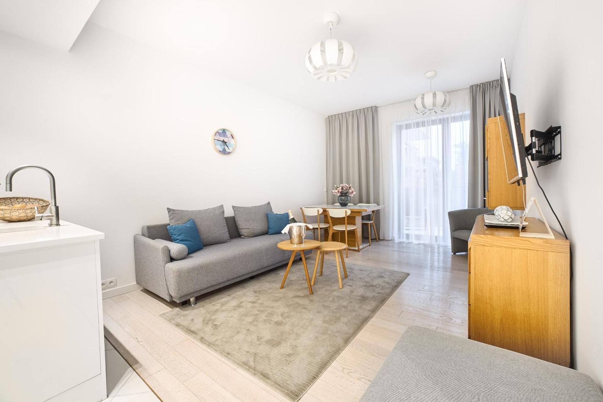 One-Bedroom Apartment B129