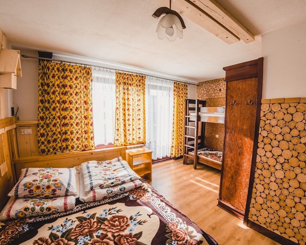 Standard Quadruple Room, Private Bathroom
