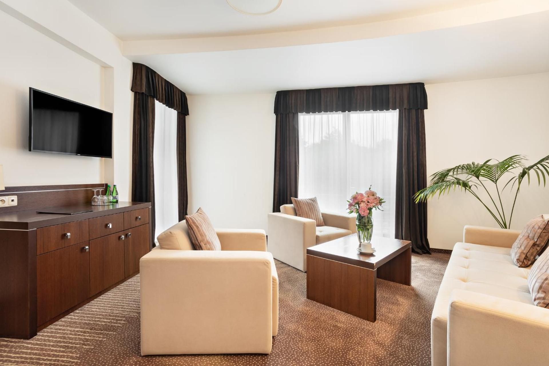 Senior Suite