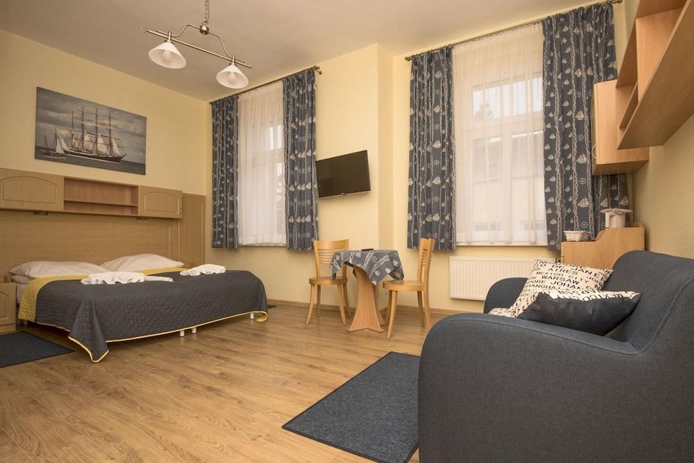 Villa Casteria Standard Triple Room 3