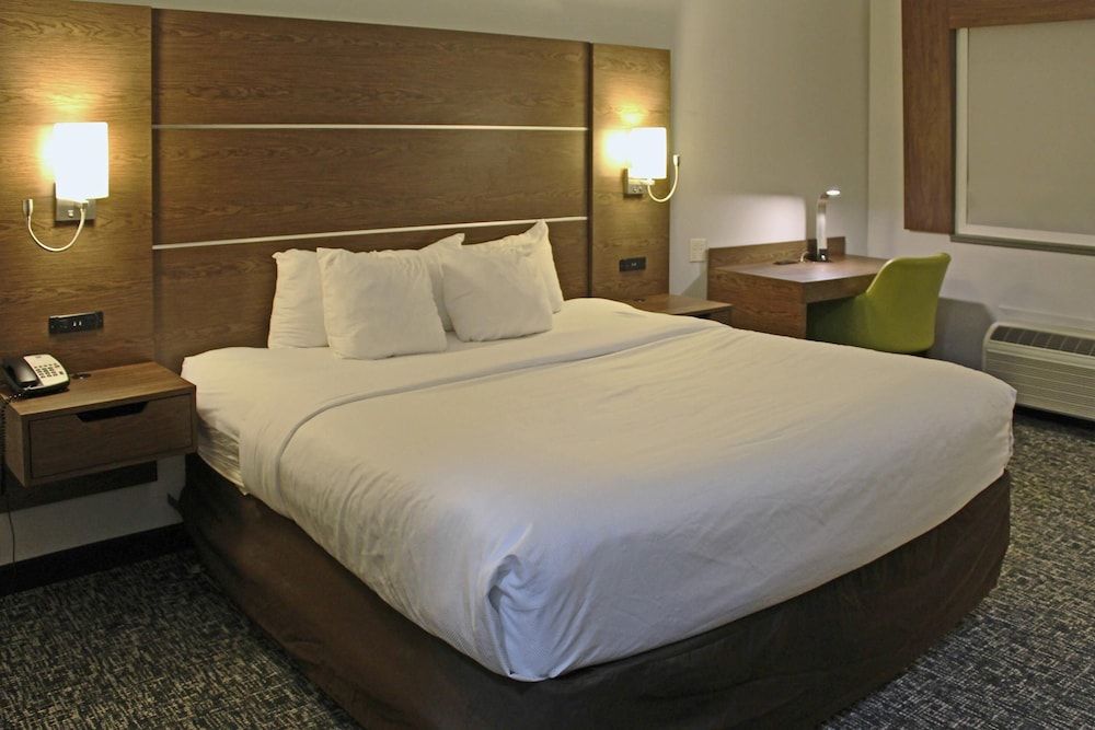 Room, 1 King Bed, Accessible, Non Smoking