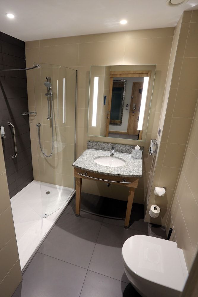 Hampton by Hilton Gdansk Old Town Twin Room 5