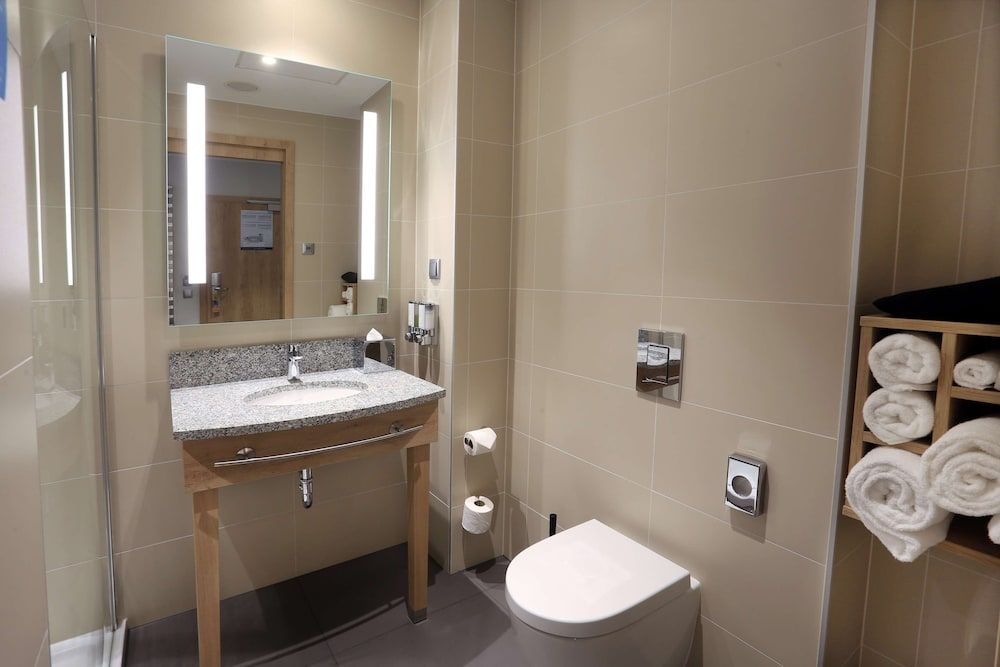 Hampton by Hilton Gdansk Old Town Twin Room 6