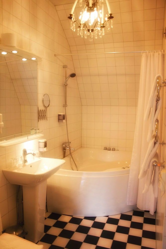 Blommenhof Hotel Suite, 2 Bedrooms 4