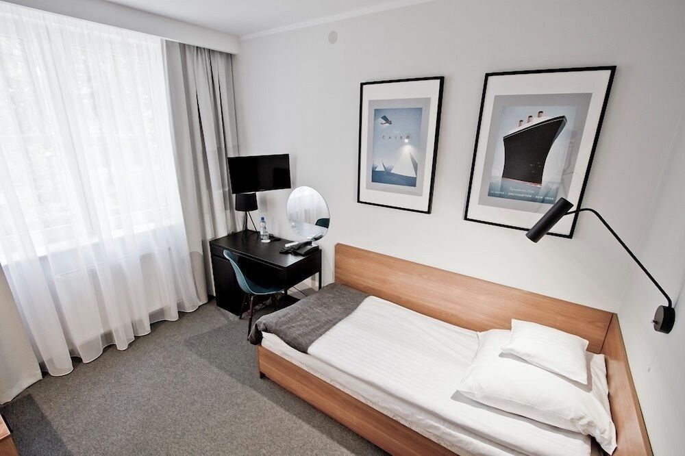 Hotel Edison Standard Single Room 2